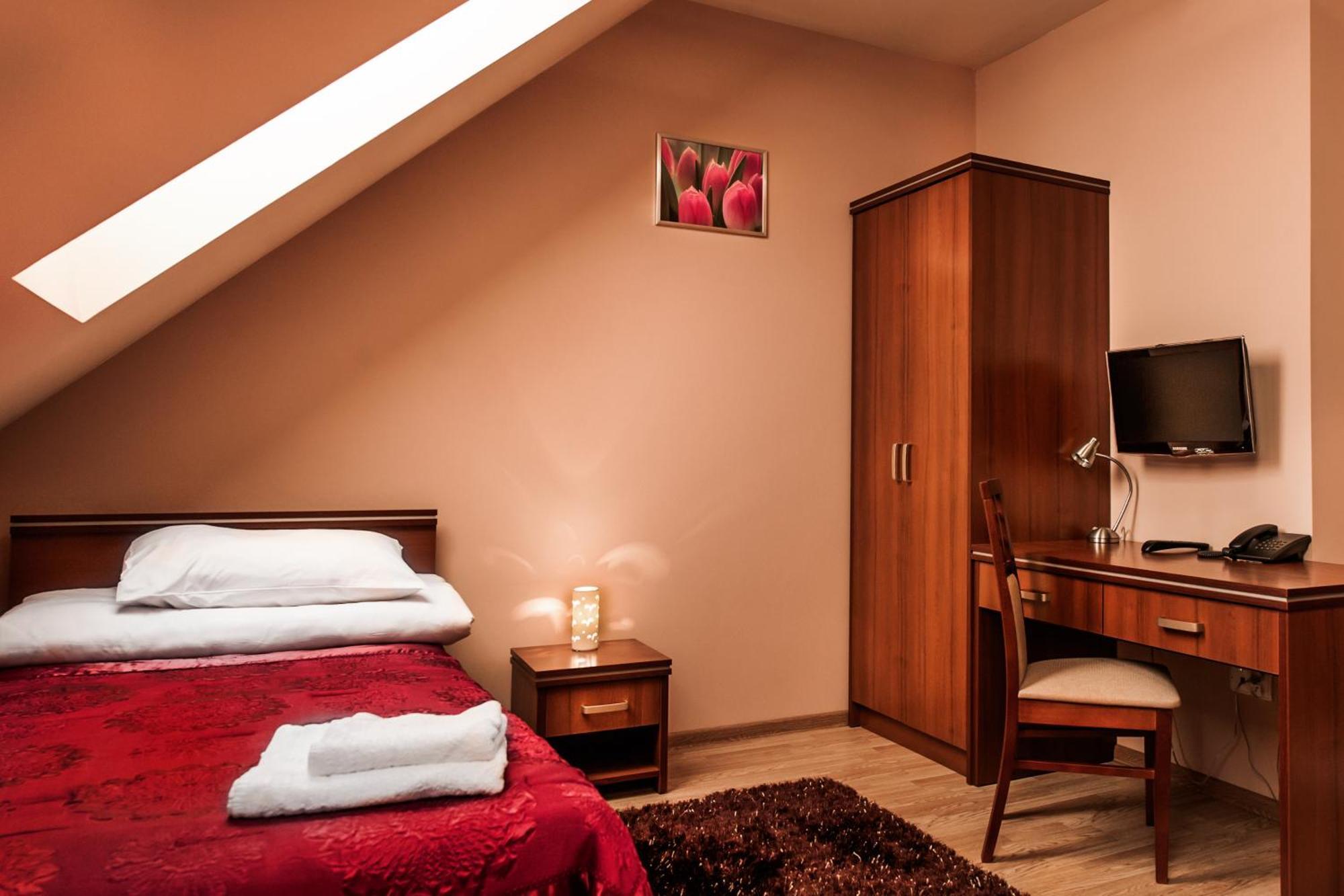 Trzy Korony Hotel Glogow Malopolski Exterior photo